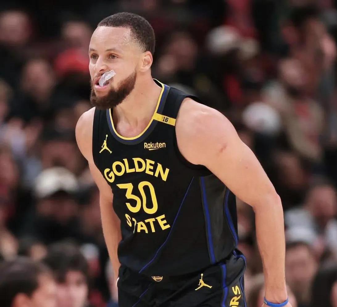 九游体育app包含赛后金州勇士备战欧超杯；单刀错失细节曝光；赛场秩序良好；轮换策略成焦点的词条