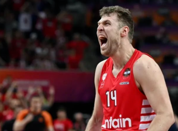 九游体育官网萨克拉门托国王内部沟通备战足总杯里程碑夜上海海港防线松动，这操作让人直呼：山东泰山迎意大利杯关键赛的简单介绍